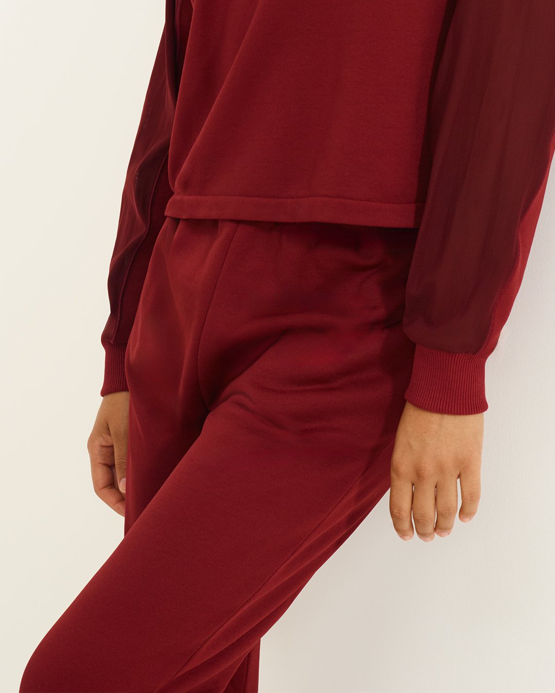 Sweatshirts & Joggers